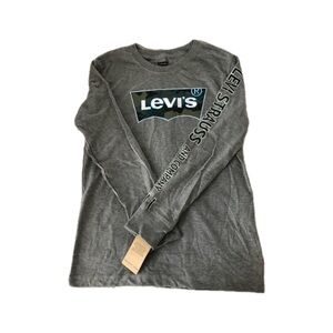 Levi’s Boys long sleeve tshirt.